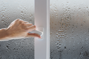 Paano mapupuksa ang condensate plastic windows
