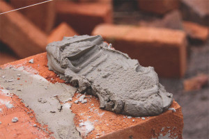 Paano maghanda ng isang mortar para sa pagba-ladlay