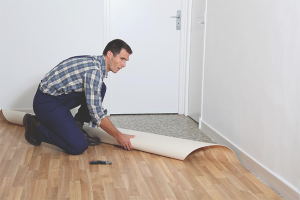 Paano maglatag ng linoleum