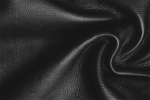 Paano makinis ang isang jacket ng leatherette