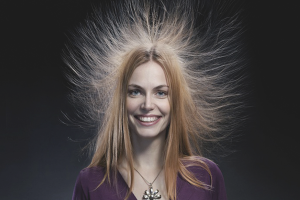 Paano mapupuksa ang electrification ng buhok