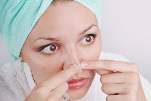 Paano mapupuksa ang mga blackheads sa ilong