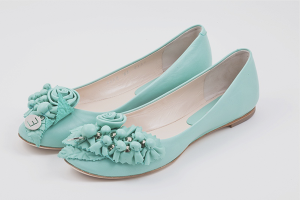 Paano mabatak ang sapatos ng ballet