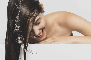 Paano mabilis na hugasan ang tonic off hair