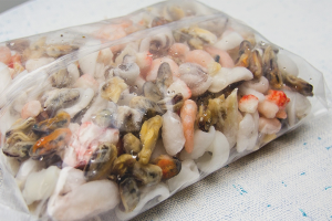 Paano gumawa ng isang frozen na cocktail ng dagat