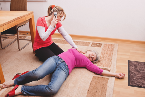 Paano magbigay ng first aid para sa nanghihina
