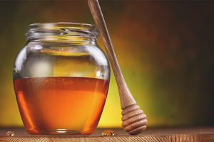 Paano matunaw ang honey sa isang baso garapon