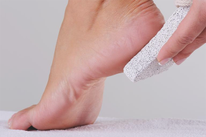 Teknolohiya ng paggamit ng pumice para sa mga binti