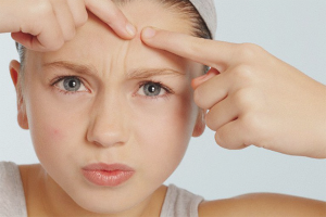 Paano mapupuksa ang subcutaneous acne sa mukha