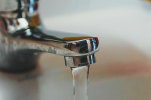 Paano makatipid ng tubig sa isang apartment