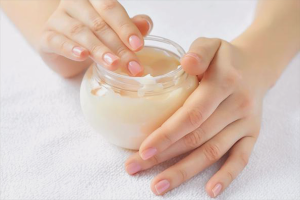 Paano gumawa ng isang cream ng kamay
