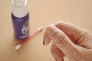 Paano alisin ang kuko polish nang walang remover ng kuko polish