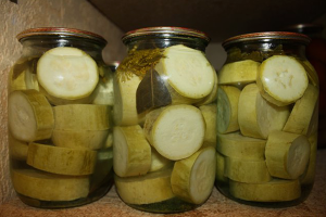 Paano mapanatili ang zucchini para sa taglamig