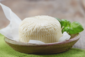 Paano gumawa ng keso ng curd