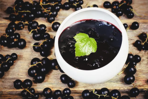 Paano magluto ng blackcurrant jam