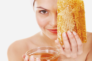 Mga maskara ng buhok na may honey