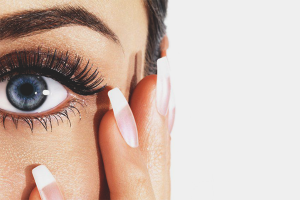 Ano ang pagkakaiba sa pagitan ng nakalamina na eyelashes mula sa biowaving