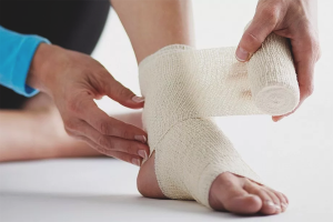 Paano gamutin ang leg sprain
