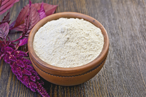 Ang mga pakinabang at pinsala ng amaranth na harina