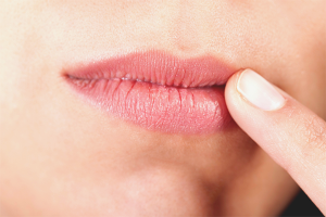 Paano gamutin ang cheilitis sa mga labi