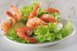 Paano gumawa ng salad ng hipon