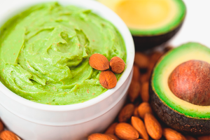 Mga mask ng Buhok na Avocado