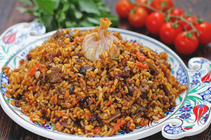 Paano magluto ng pilaf sa isang mabagal na kusinilya