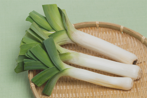 Ang mga pakinabang at pinsala sa leeks
