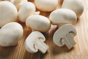 Ang mga benepisyo at pinsala sa mga champignon