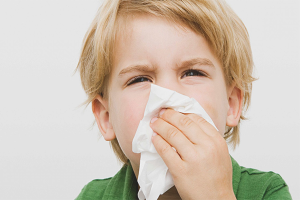 Paano malunasan ang isang matagal na runny nose sa isang bata