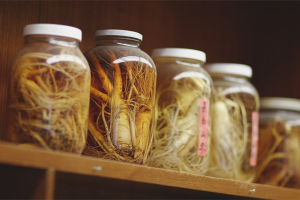 Ang mga benepisyo at pinsala ng ginseng tincture