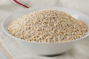 Ang mga pakinabang at pinsala ng oat bran