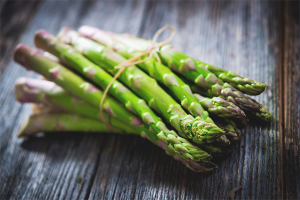 Ang mga pakinabang at pinsala ng asparagus
