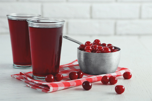 Ang mga benepisyo at pinsala sa cherry juice