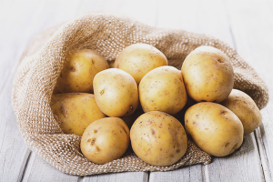 Ang mga pakinabang at pinsala ng patatas