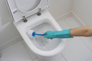 Paano alisin ang limescale sa banyo