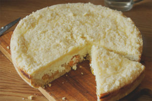 Paano gumawa ng isang royal cheesecake