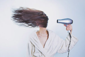 Paano pumili ng isang hair dryer
