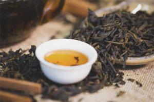 Paano gumawa ng tsaa ng Da Hong Pao