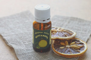 Bergamot na langis para sa mukha