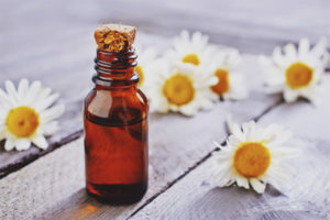 Chamomile oil para sa mukha