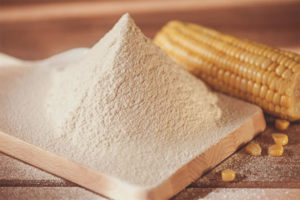 Ang mga benepisyo at pinsala sa cornmeal