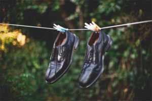 Paano matuyo ang sapatos sa loob