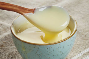 Ang mga pakinabang at pinsala ng condensed milk