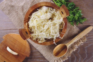 Posible ba para sa mga buntis na sauerkraut