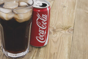 Maaari bang maiinom ang mga buntis na babae sa Coca-Cola?