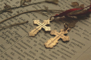Maaari ba akong magbigay ng birthday crosses?