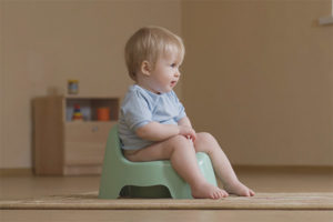 Paano turuan ang isang bata na lumakad sa isang potty