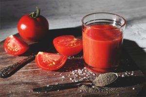 Paano gumawa ng homemade tomato juice para sa taglamig