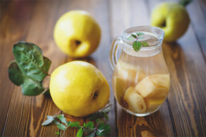 Quince compote para sa taglamig